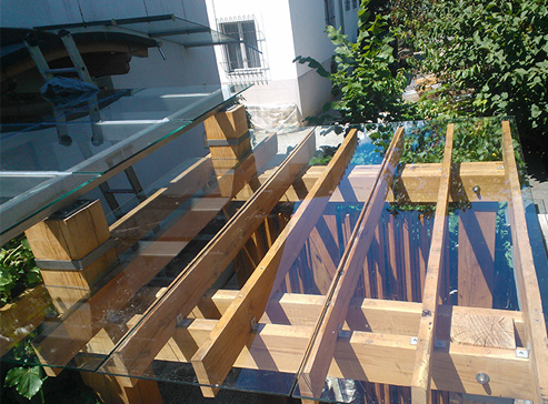 Stekleni nadstreški